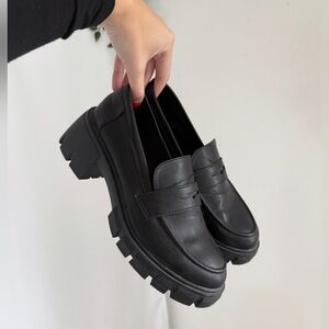 Chunky loafers